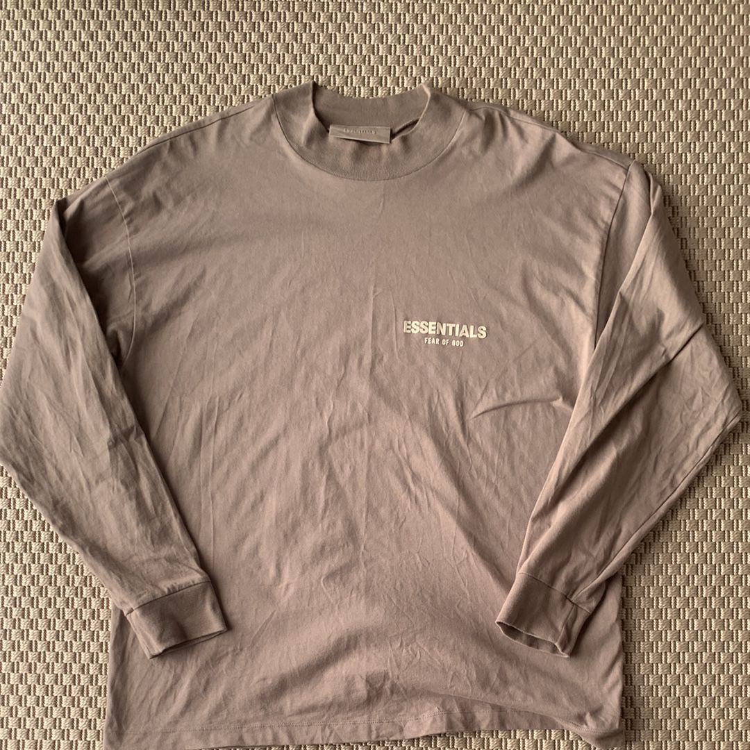 FEAR OF GOD ESSENTIALS LS Tee "Desert Taupe"