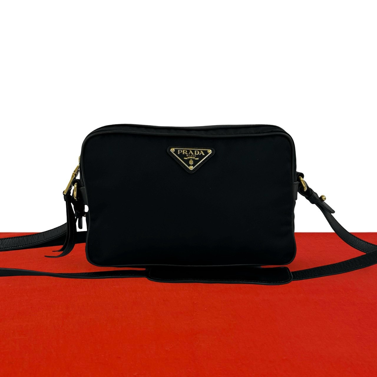 PRADA プラダ 三角ロゴ 金具 ナイロン レザー ショルダーバッグ ブラック
 02346