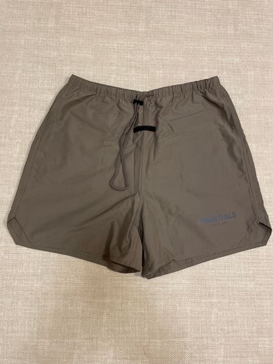 FEAR OF GOD ESSENTIALS Volley Short "Taupe"
