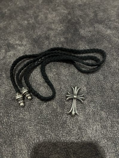 クロムハーツ CH スモールクロス ボロチップ レザーブレード