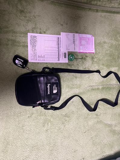 Supreme x The North Face Leather Shoulder Bag "Black"