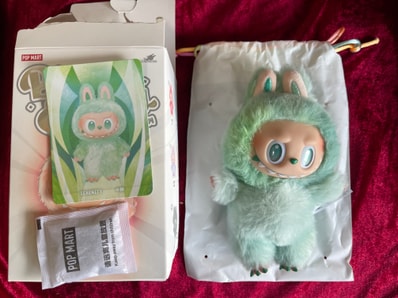 POP MART THE MONSTERS (LABUBU) Big into Energy Series Plush Pendant SERENITY