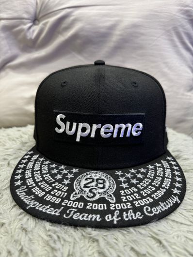 Supreme Undisputed Box Logo New Era "Black"