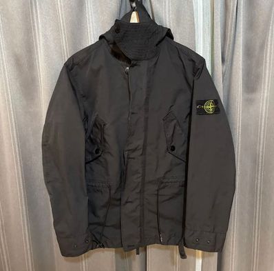 ストーンアイランド