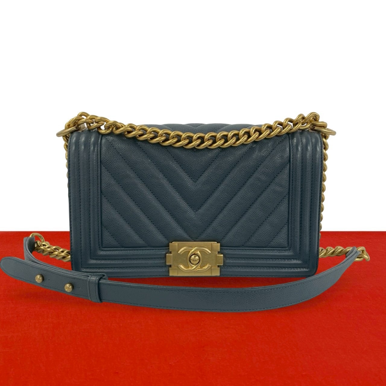 CHANEL シャネル ボーイシャネル ココマーク キャビアスキン ショルダーバッグ ブルー
 a41-4