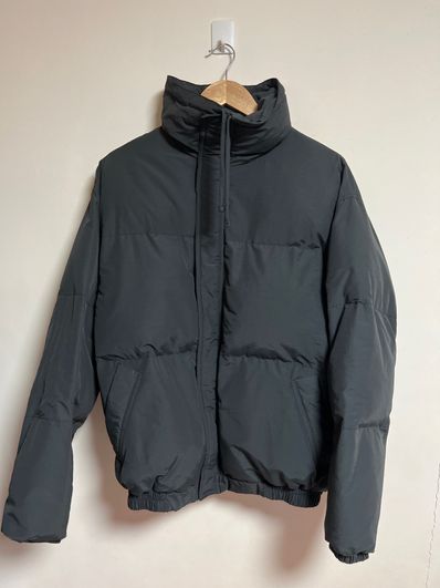 FEAR OF GOD ESSENTIALS Puffer Jacket "Black/Stretch Limo"