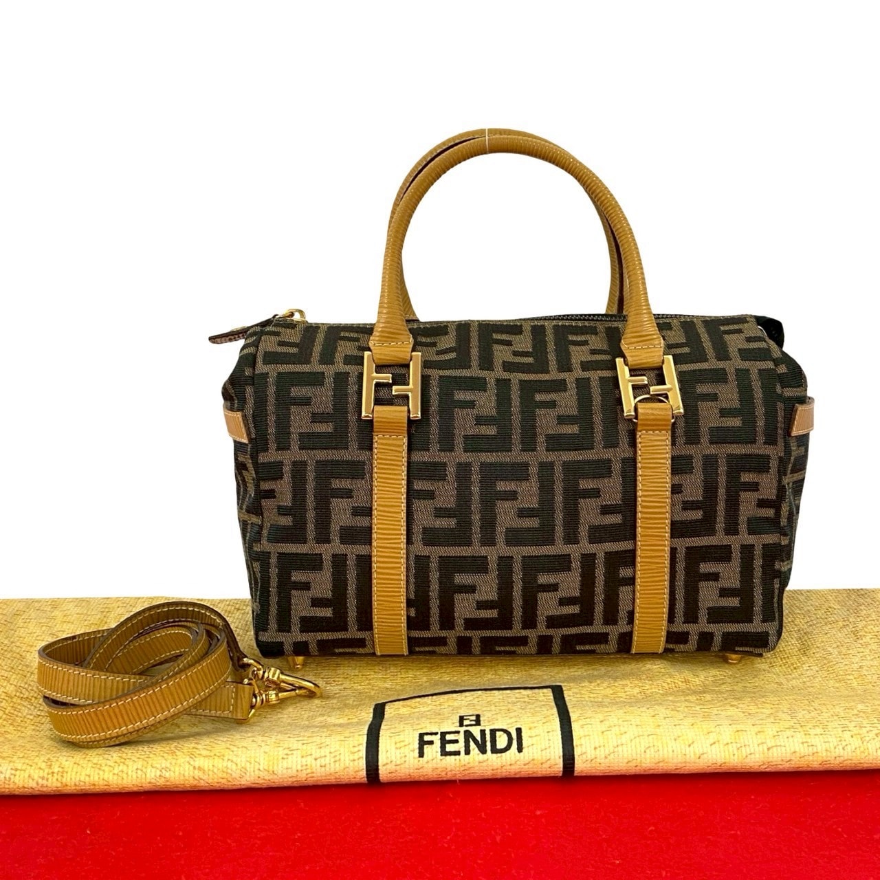 FENDI フェンディ FF ズッカ 柄 レザー キャンバス ショルダーバッグ ブラウン
24143
