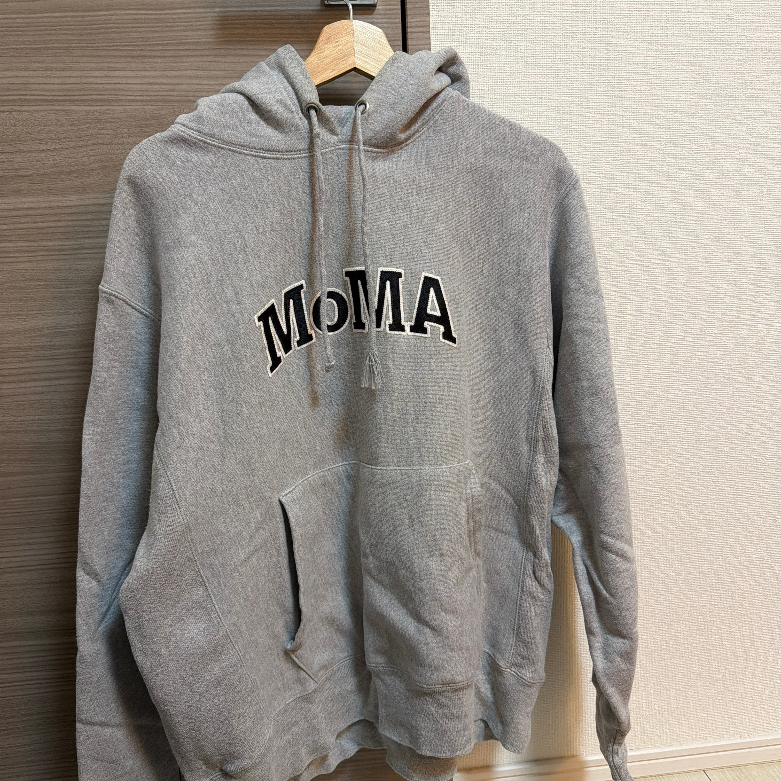MoMA Champion リバースウィーブ パーカー グレー