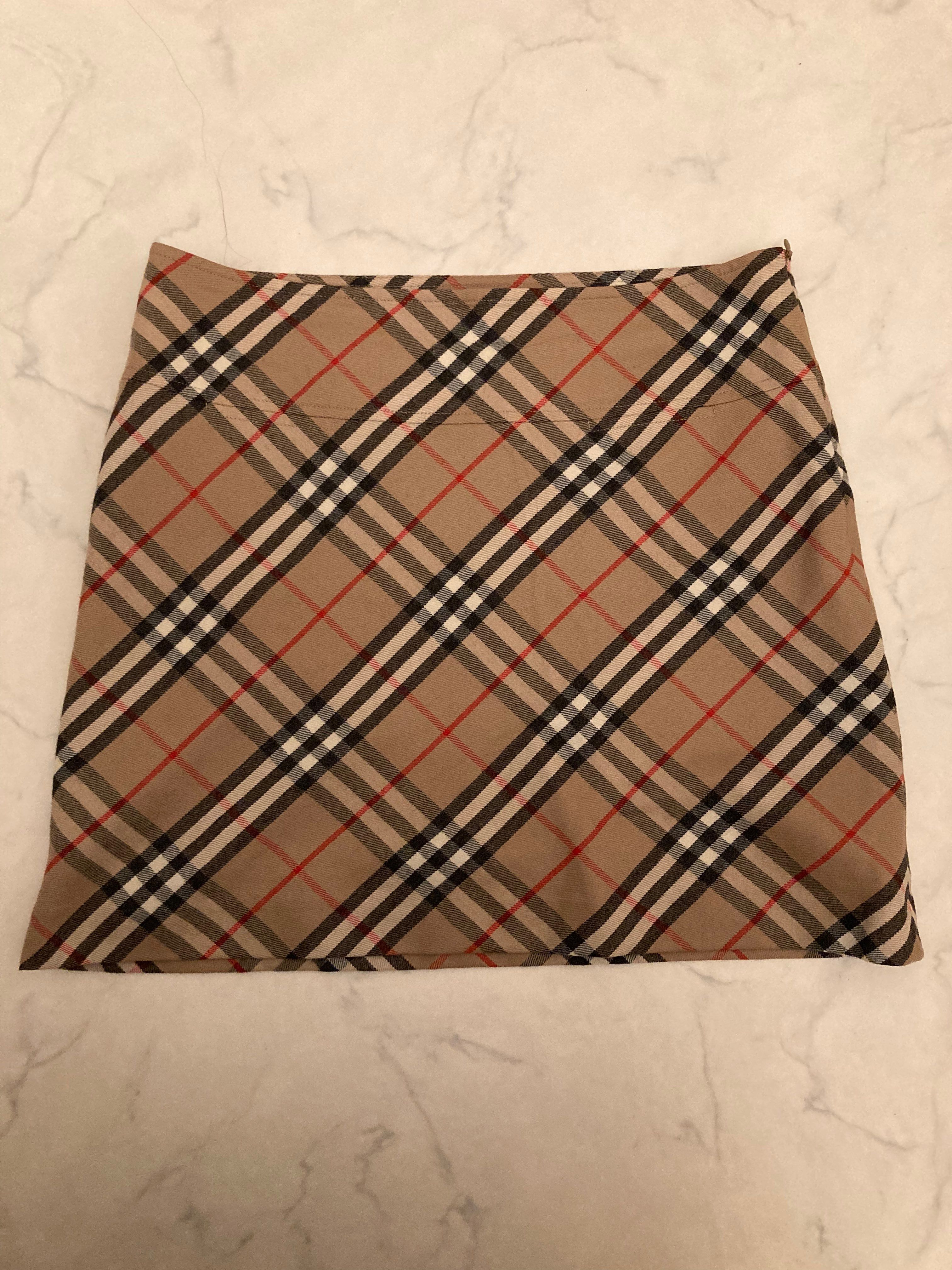 バーバリーロンドン ミニスカート