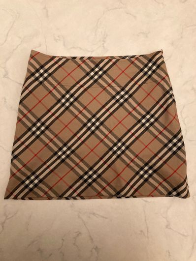 バーバリーロンドン ミニスカート