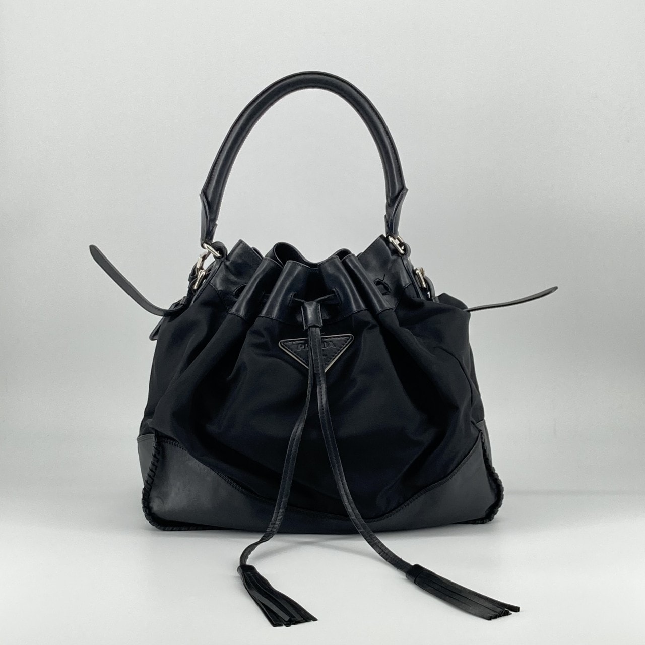 PRADA(プラダ) ドローストリング 巾着 カーフレザー  / ナイロン BR5069 ハンドバッグ ブラック