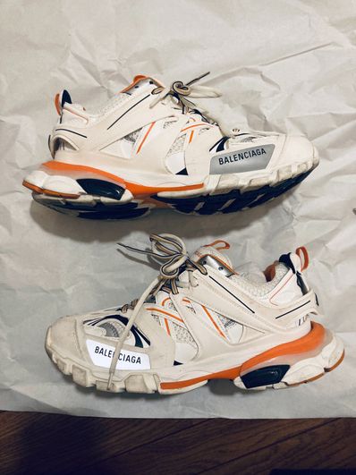 バレンシアガトラックスニーカー ホワイト×オレンジ