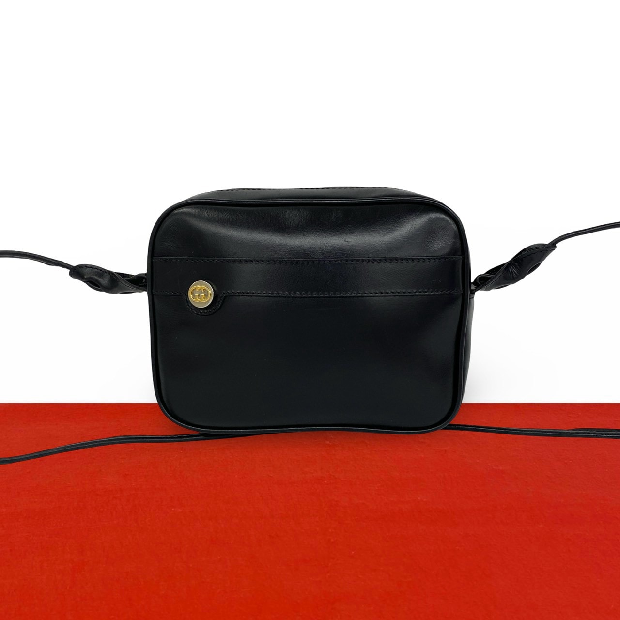 GUCCI グッチ GG ロゴ 金具 レザー ショルダーバッグ ブラック
50115
