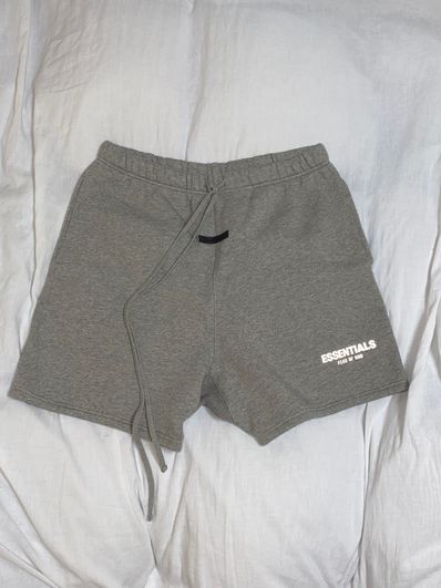 FEAR OF GOD ESSENTIALS SWEATSHORT "Dark Heather Oatmeal"