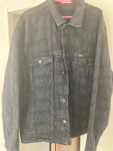 Supreme Frayed Logos Denim Trucker Jacket "Black"