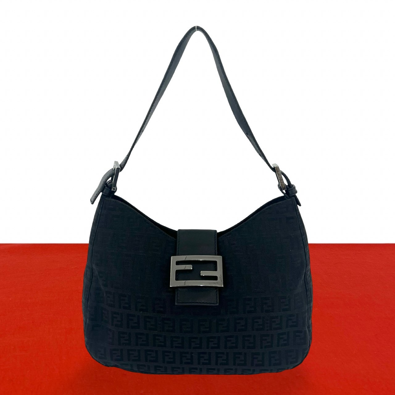 FENDI フェンディ ズッキーノ FF 柄 キャンバス レザー ショルダーバッグ ブラック
36180
