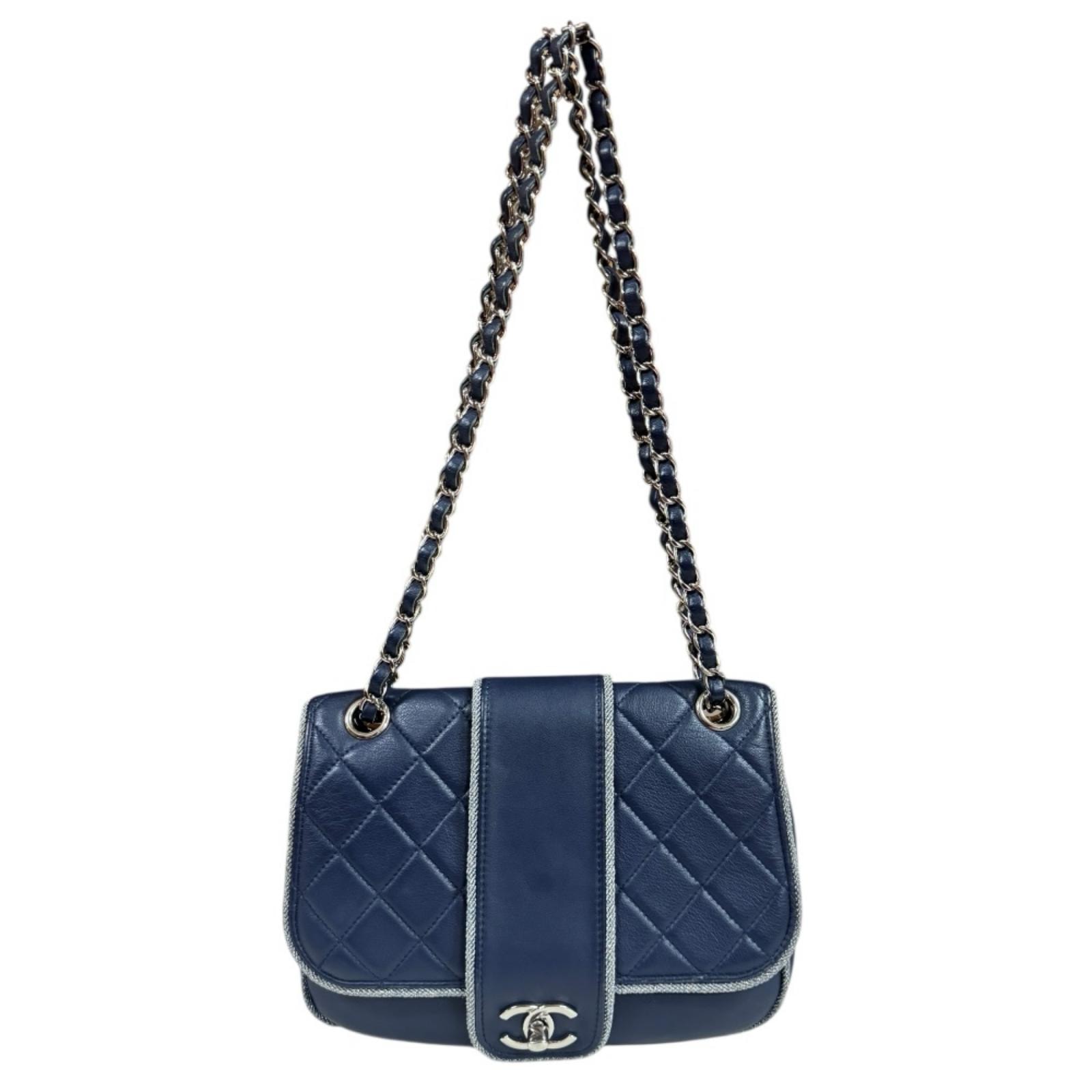 シャネル マトラッセ ショルダーバッグ レザー ネイビー レディース CHANEL 中古