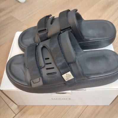 SUICOKE URICH "Black"