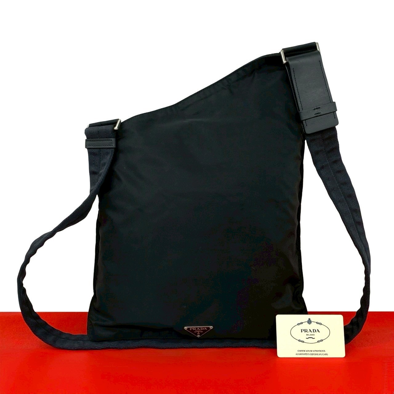 PRADA プラダ 三角ロゴ 金具 ナイロン レザー ショルダーバッグ ブラック
06512