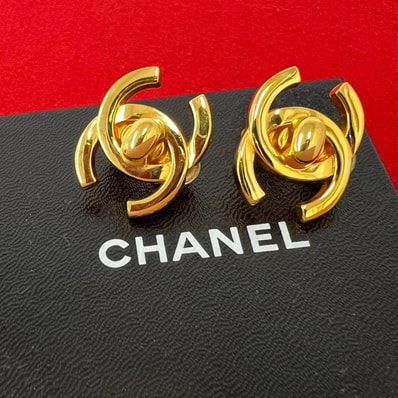 CHANEL シャネル ココマーク GP イヤリング ゴールド
41101