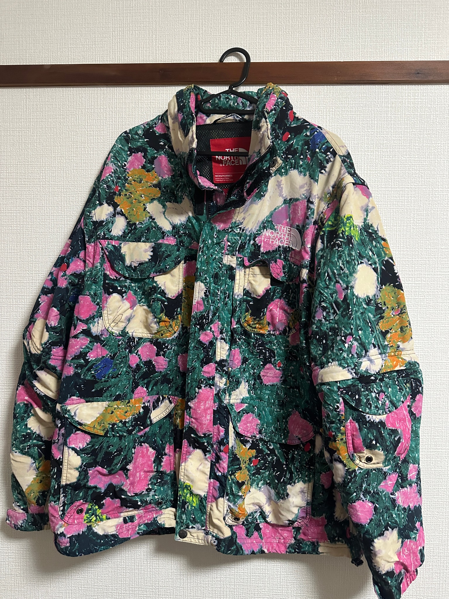 Supreme x The North Face Trekking Convertible Jacket "Flowers"