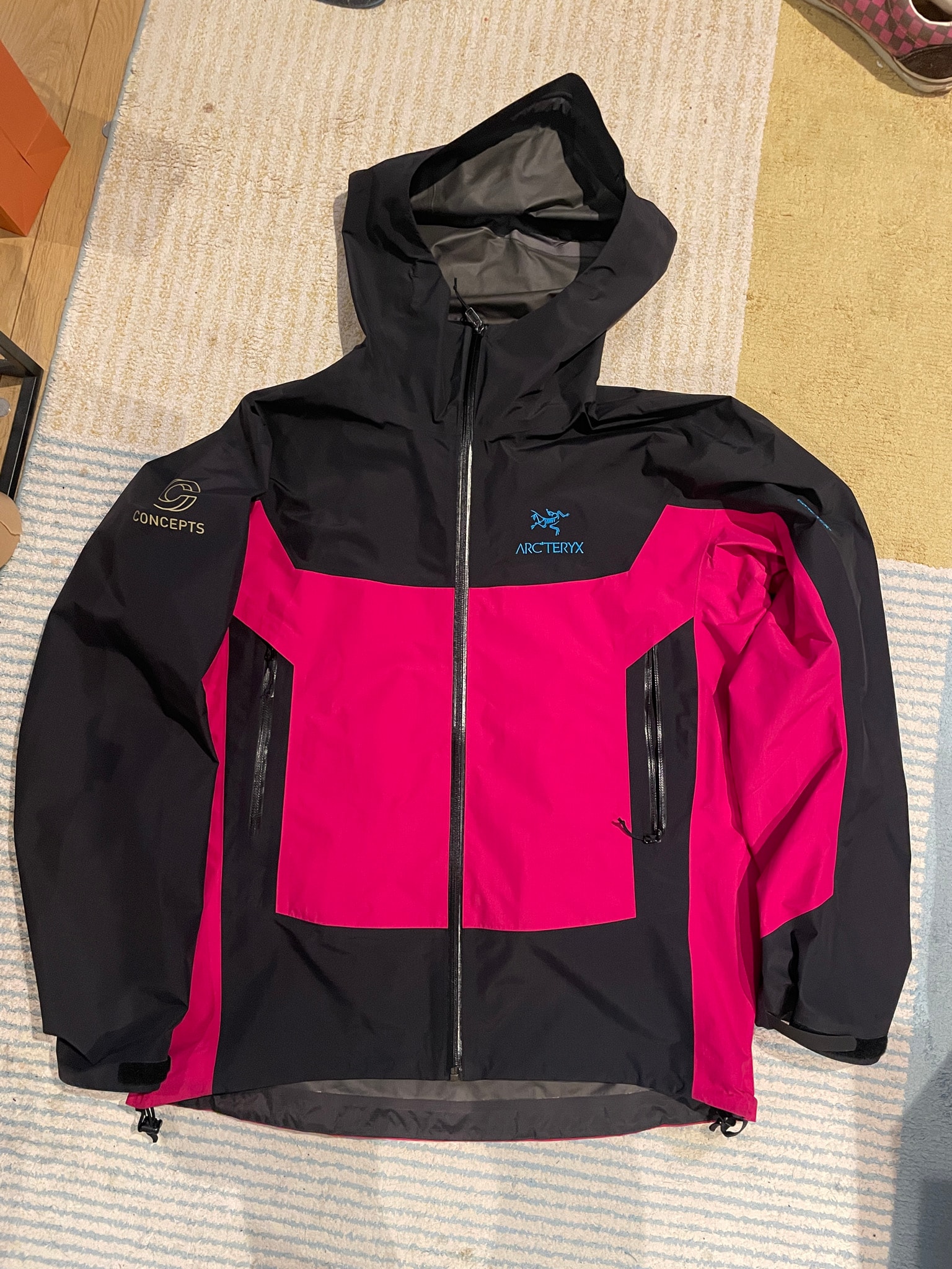 ARC'TERYX x Concepts Beta SL Jacket "Pink"