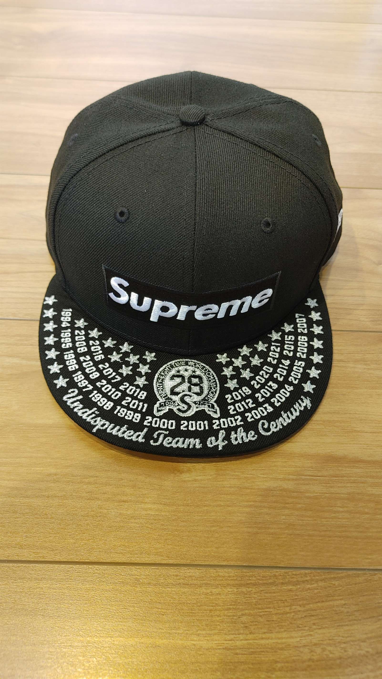 Supreme Undisputed Box Logo New Era "Black"