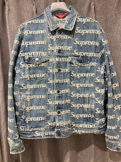 Supreme Frayed Logos Denim Trucker Jacket "Blue"