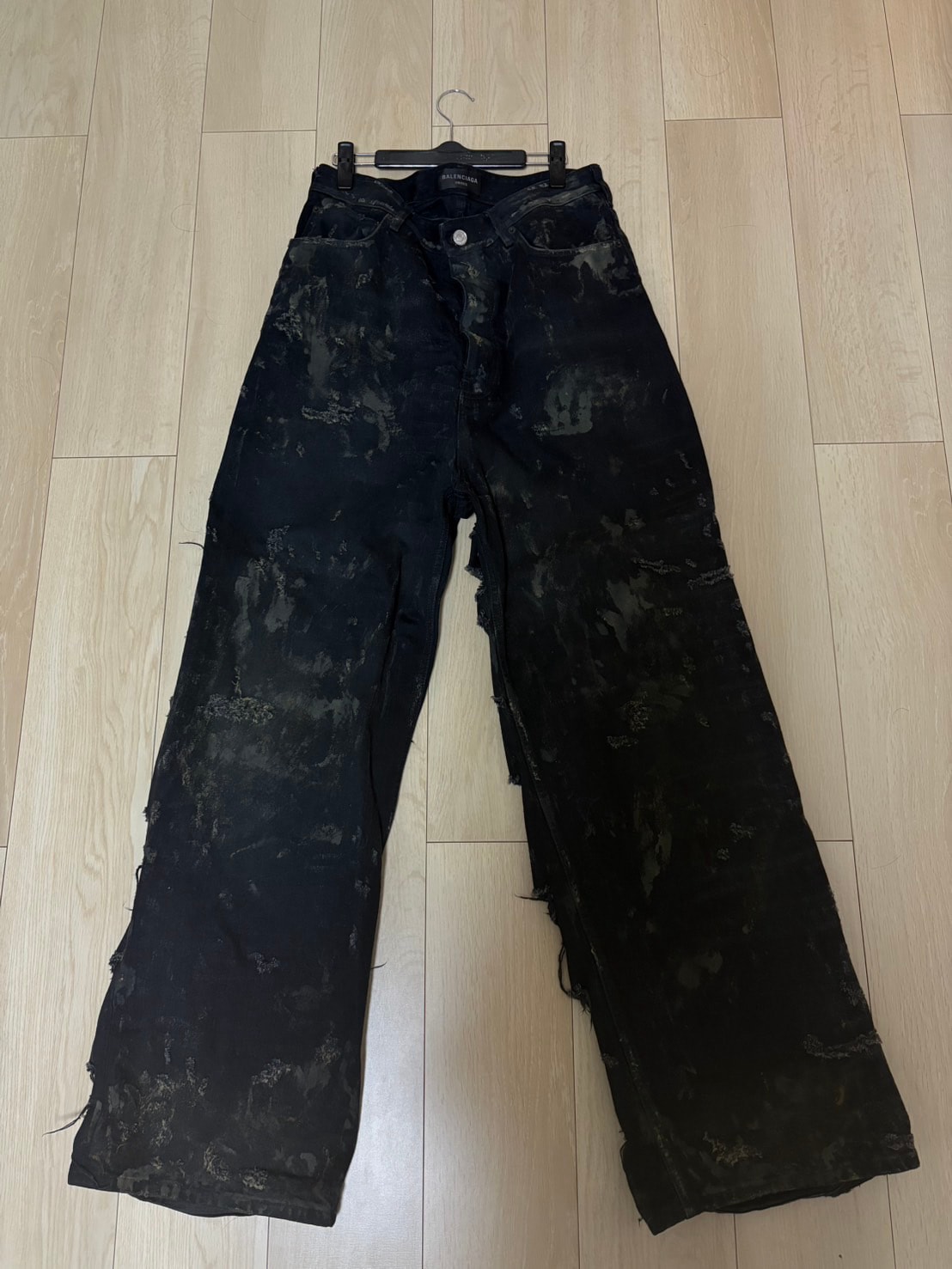 BALENCIAGA Super Destroyed Japanese Denim Baggy Pants "Black"