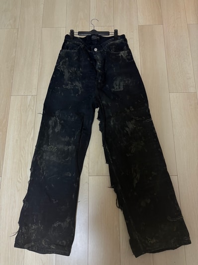 BALENCIAGA Super Destroyed Japanese Denim Baggy Pants "Black"