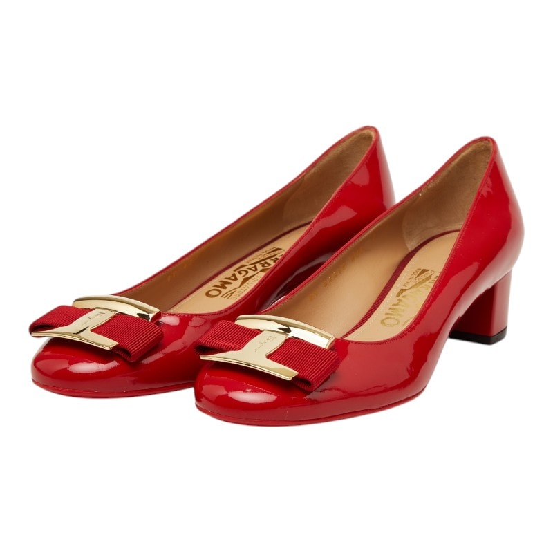 サルヴァトーレフェラガモ ヴァラリボン パンプス サイズ7 M レッド パテントレザー レディース Salvatore Ferragamo 【中古】
