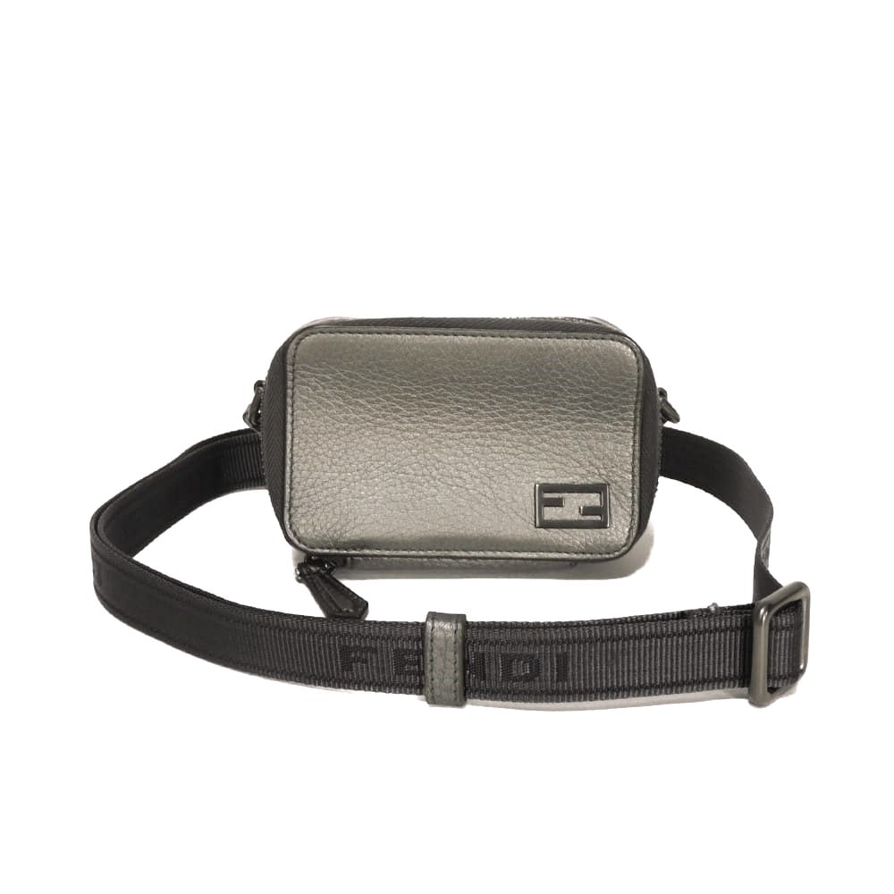FENDI フェンディ バゲットロゴ ミニ カメラ ケース ロゴ エンボス クオイオ ローマ メタリックグレー ポーチ 2WAY クロスボディ FF ロゴ メタル グラファイト ショルダーバッグ 7M0344 AJJ1 F1HR3