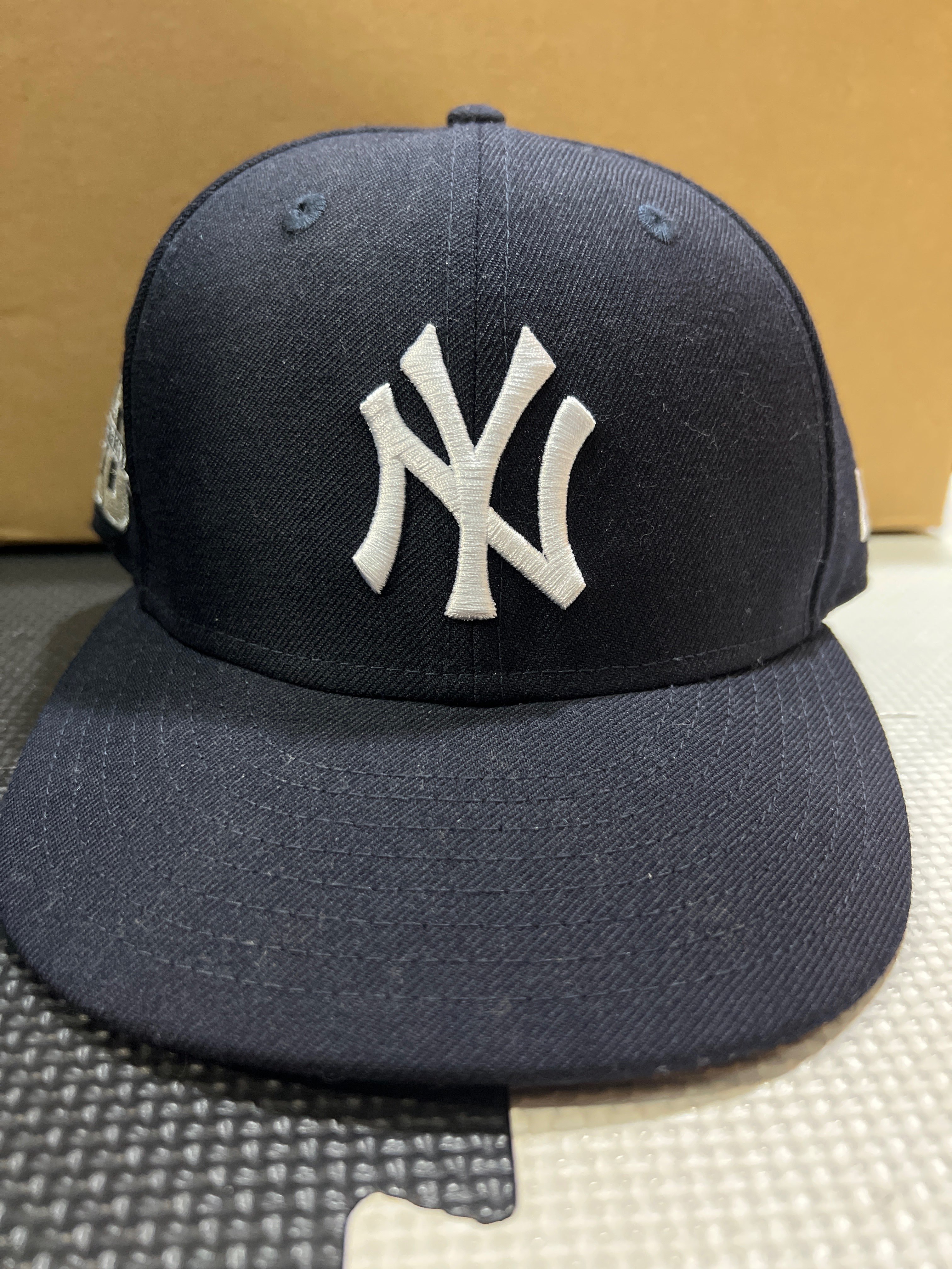 Kith x New Era x Yankees 10 Year Anniversary Low Profile Cap "Battleship"