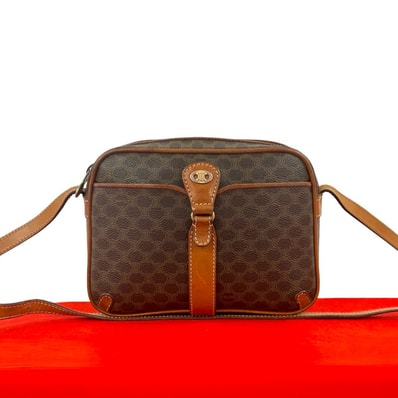 CELINE セリーヌ マカダム ブラゾン 柄 ロゴ 金具 PVC レザー ショルダーバッグ ブラウン
88101