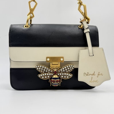 GUCCI(グッチ)クイーン マーガレット レザー ミニ ショルダーバッグ ビー装飾 ブラック×ホワイト ゴールドトーン金具 レディース 476079