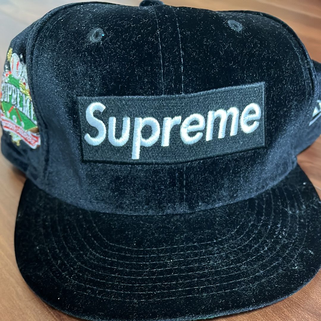 Supreme Velour Box Logo New Era "Black"