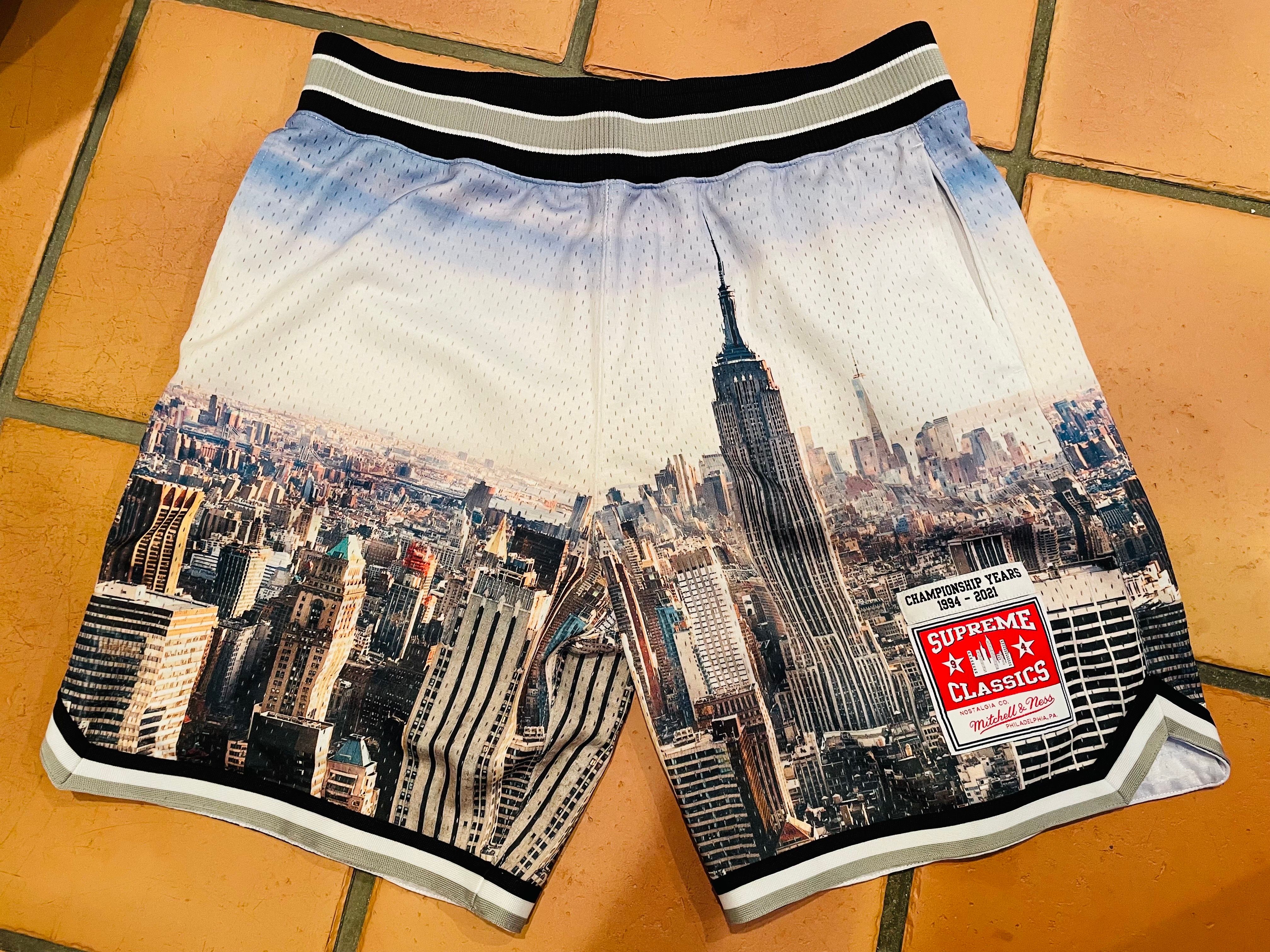 Supreme / Mitchell & Ness® Basketball Short "Multi"