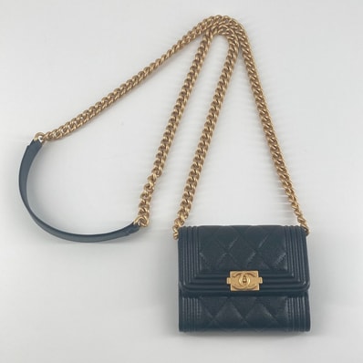 CHANEL(シャネル)ボーイシャネル キャビアスキン AP2206 チェーンケース ブラック