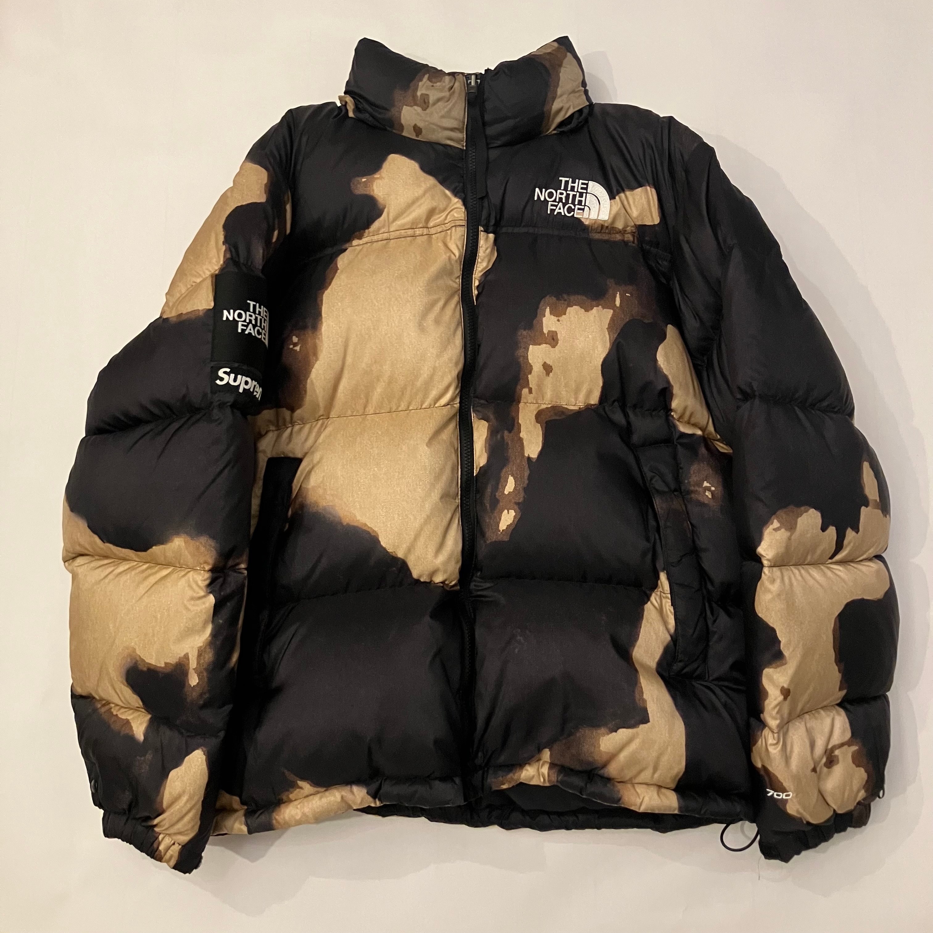 シュプリーム x ザノースフェイス ブリーチド デニム プリント ヌプシ ジャケット "ブラック" ND52100I / NF0A7WO8