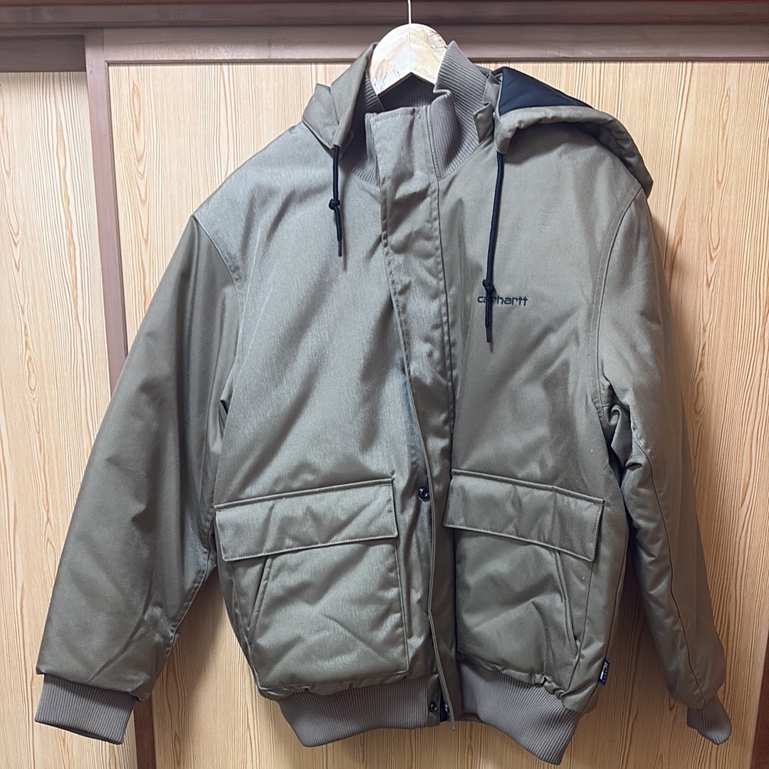 carharttナイロンジャケット