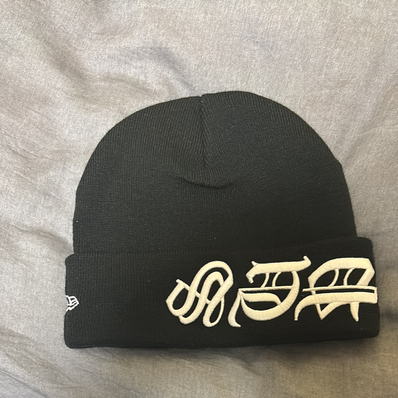 Supreme New Era Blackletter Beanie "Black"