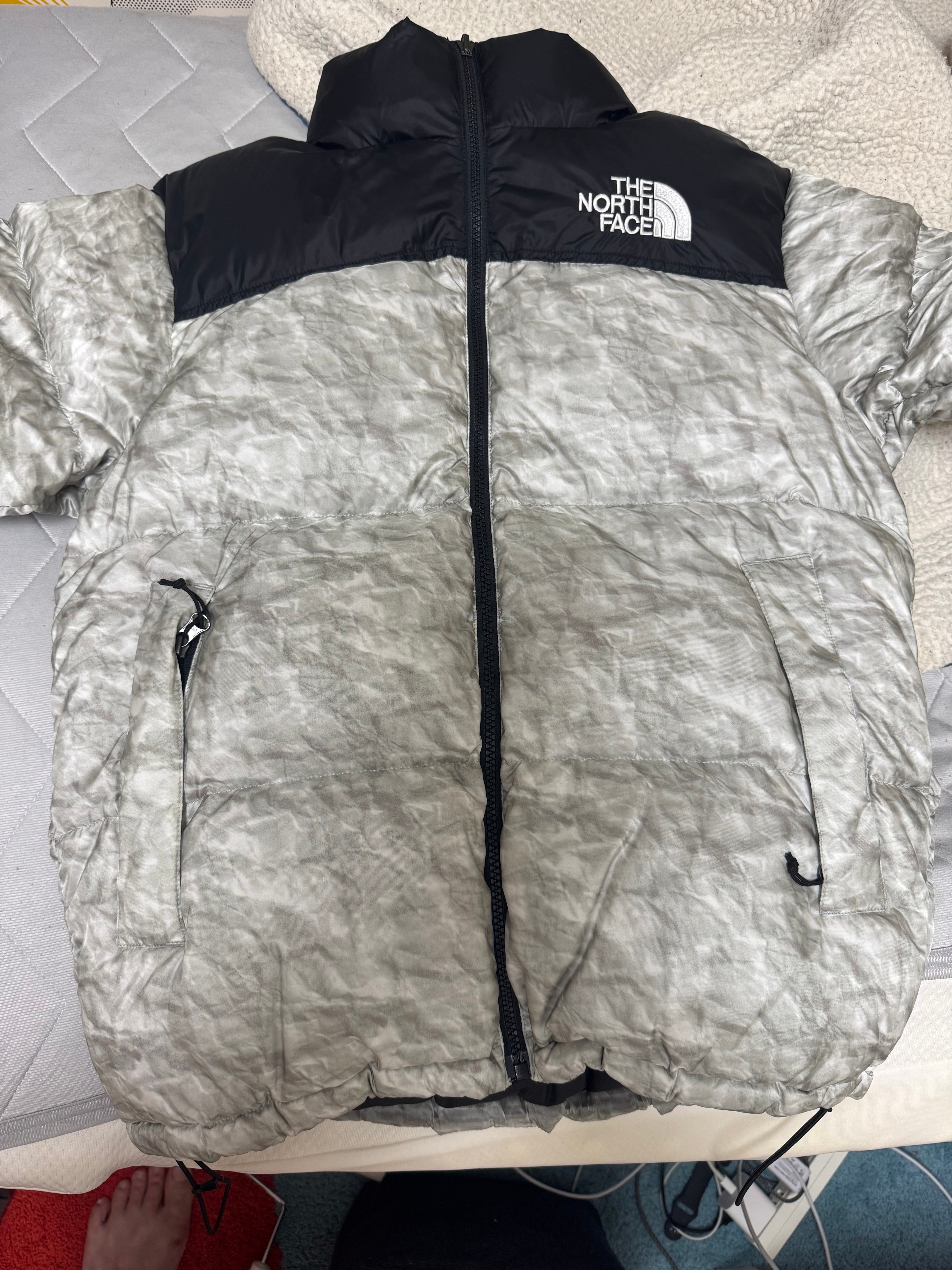 シュプリーム ザノースフェイス ヌプシ ジャケット "ホワイトペーパープリント" ND91806I / NF0A3SDD