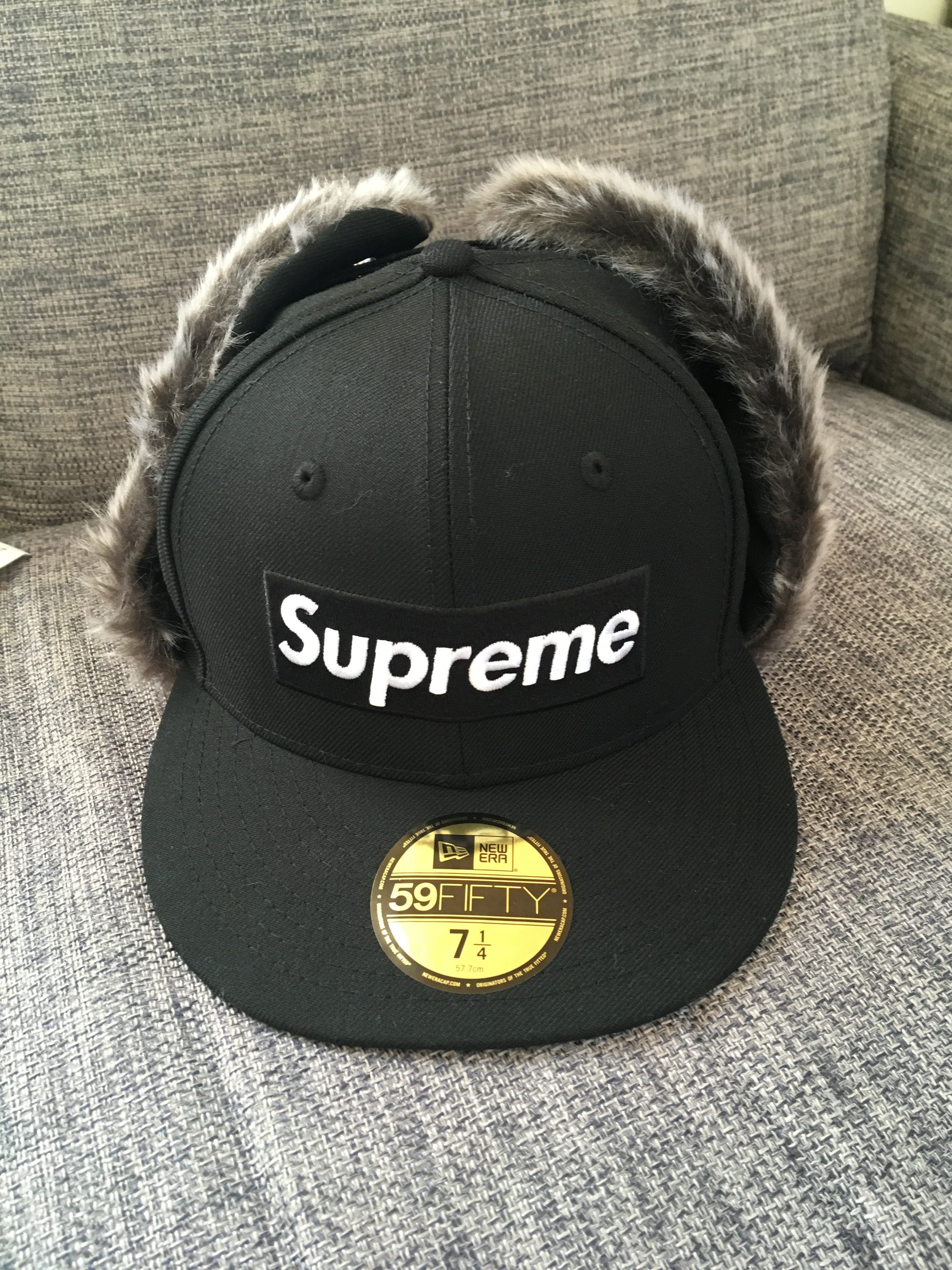 Supreme Earflap New Era® "Black"