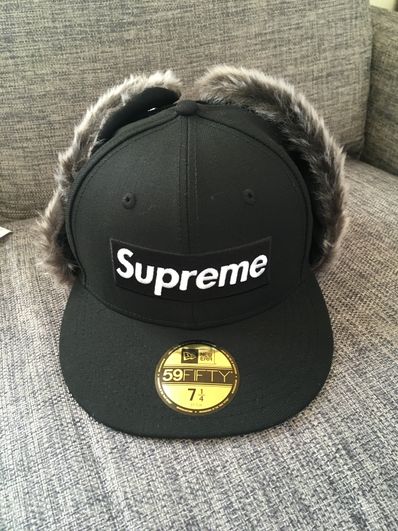 Supreme Earflap New Era® "Black"