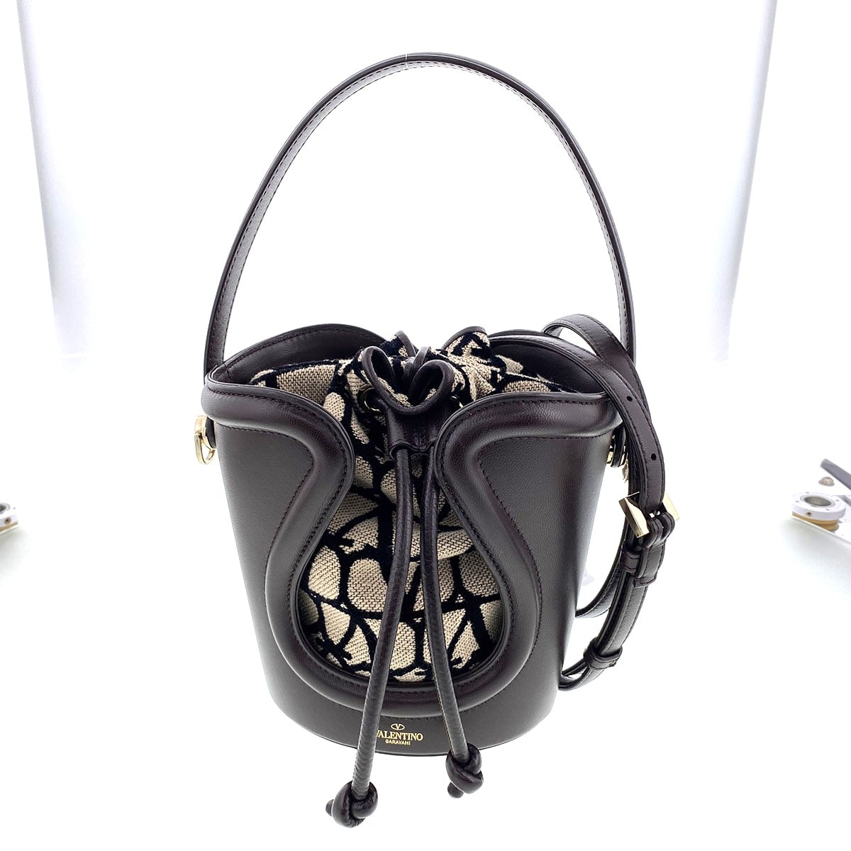 【値下げ】 VALENTINO ヴァレンティノ トワル イコノグラフ バケットバッグ ショルダーバッグ ゴートスキン ブラウン ベージュ レディース【中古】