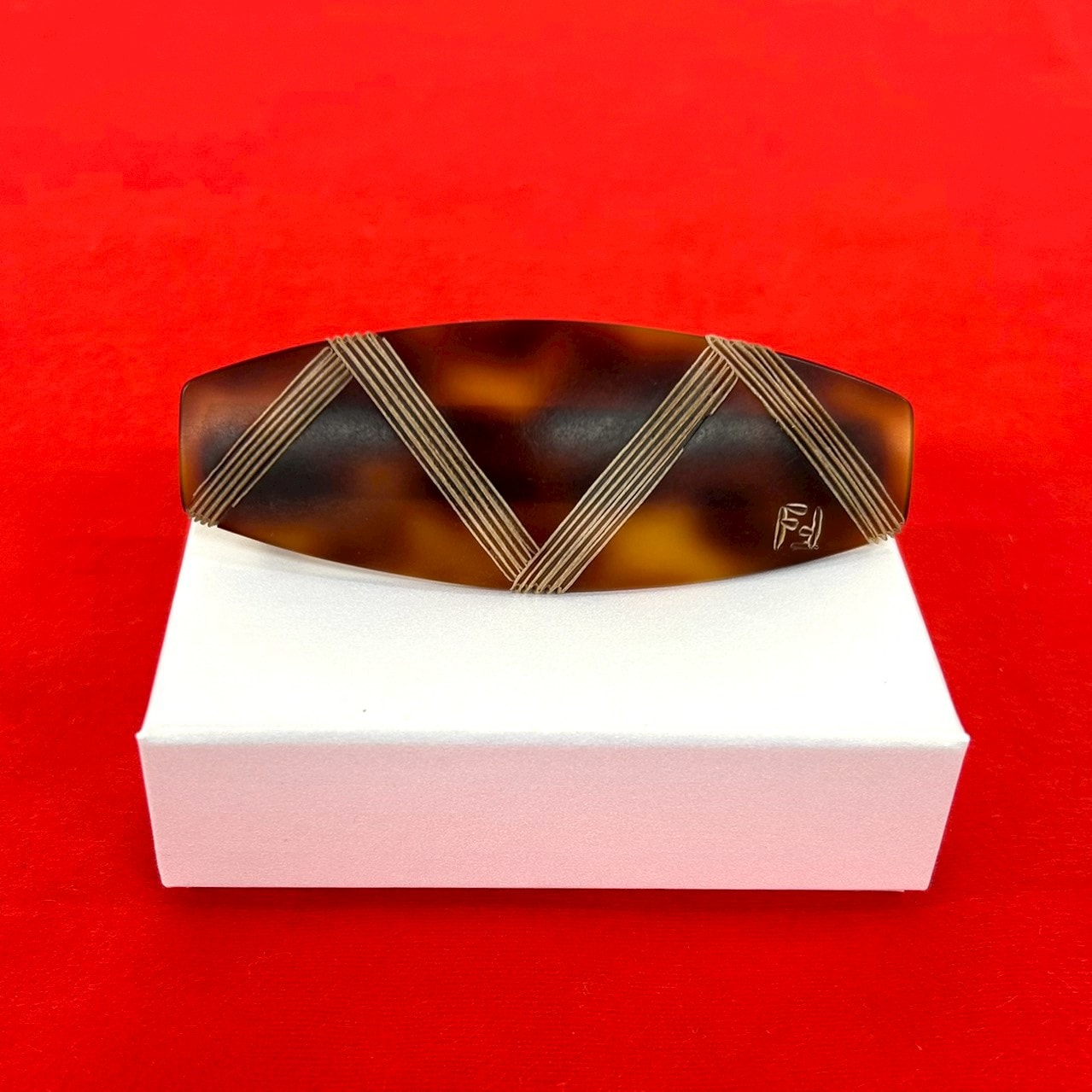 FENDI フェンディ FF ロゴ べっ甲柄 プラスチック バレッタ ブラウン
16862