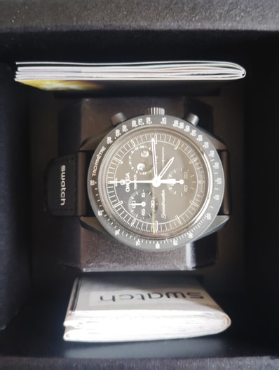 Snoopy x OMEGA x Swatch BIOCERAMIC MoonSwatch Mission To The Moonphase "Black" SO33B700