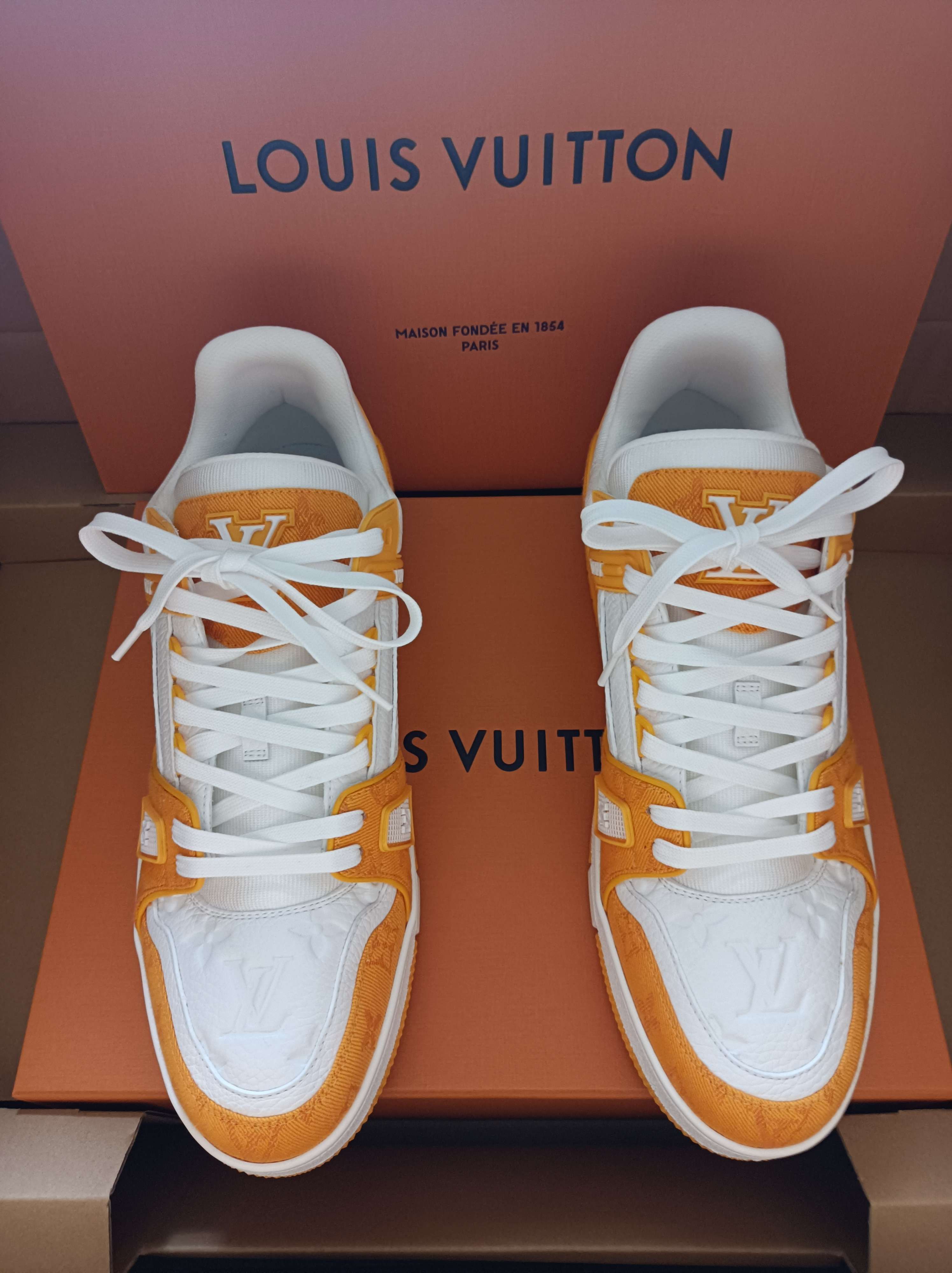 ルイヴィトンLVトレーナー