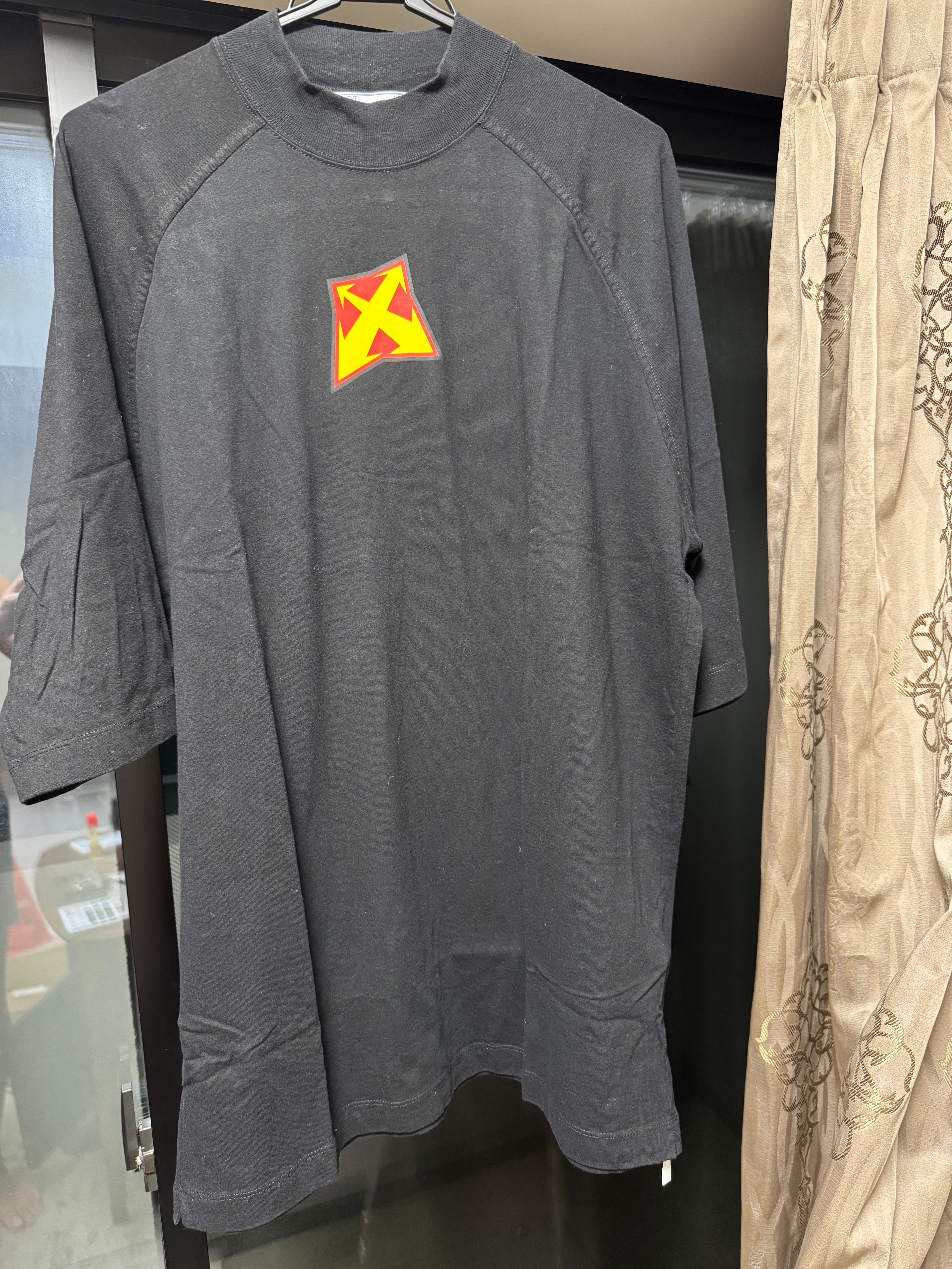 off-white arrowTシャツ