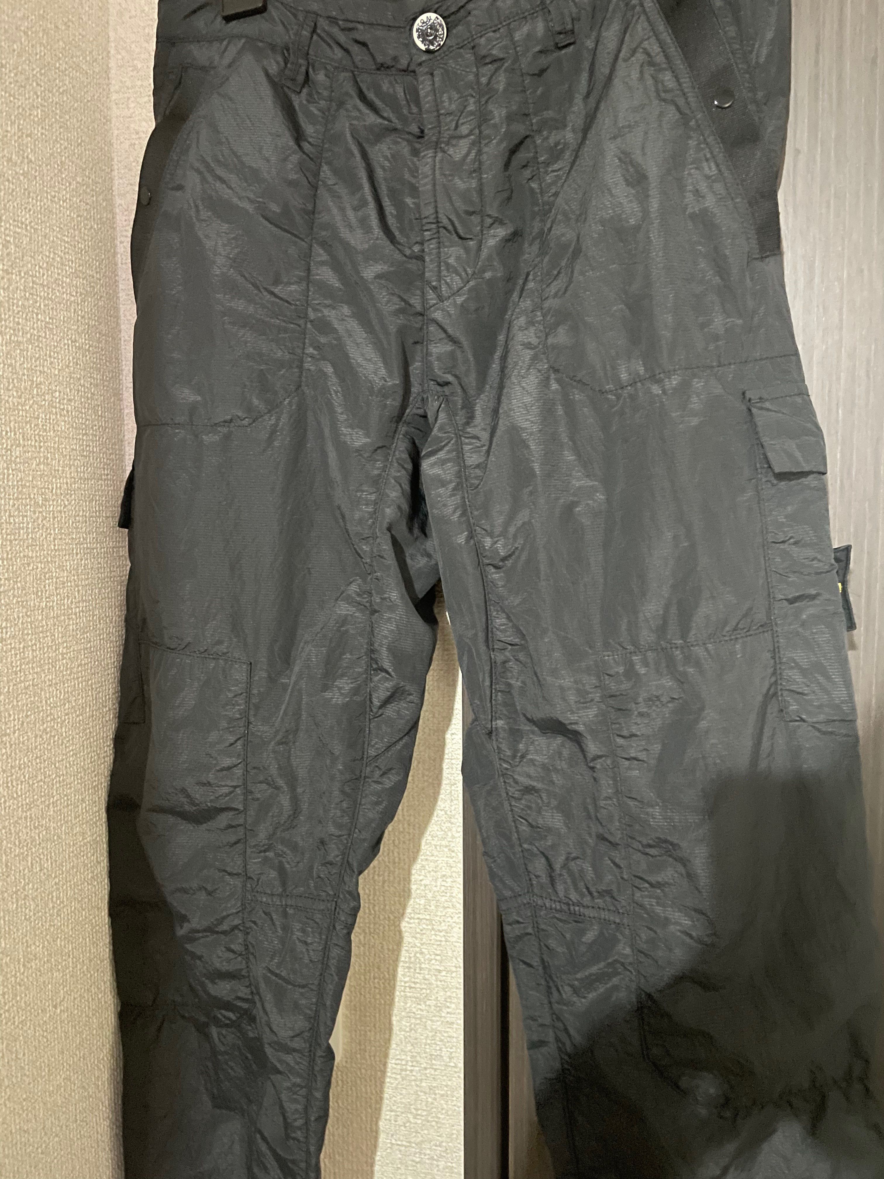 STONE ISLAND ストーンアイランド ナイロン カーゴパンツ ロゴパッチ